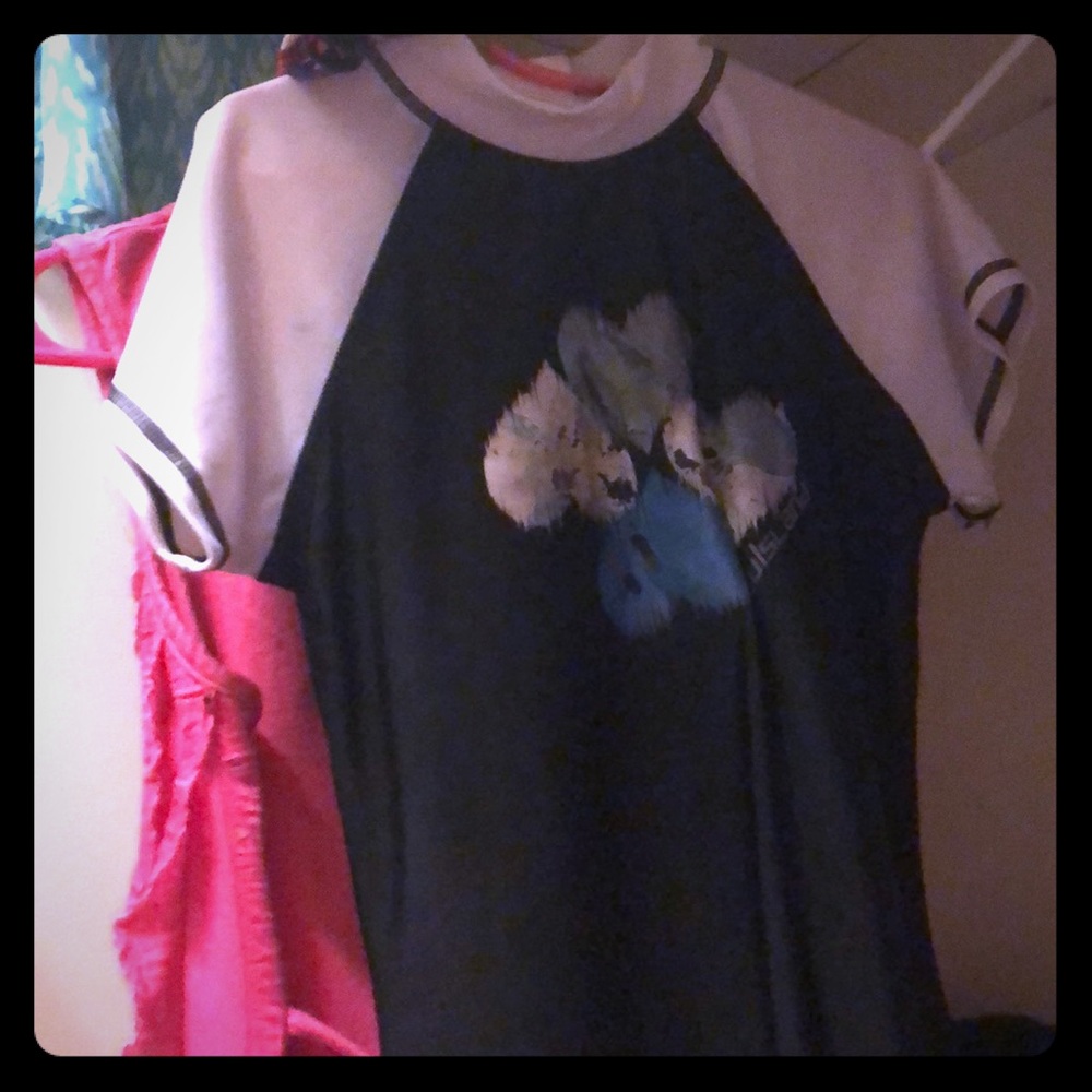 black white & blue hearts rash guard, size medium